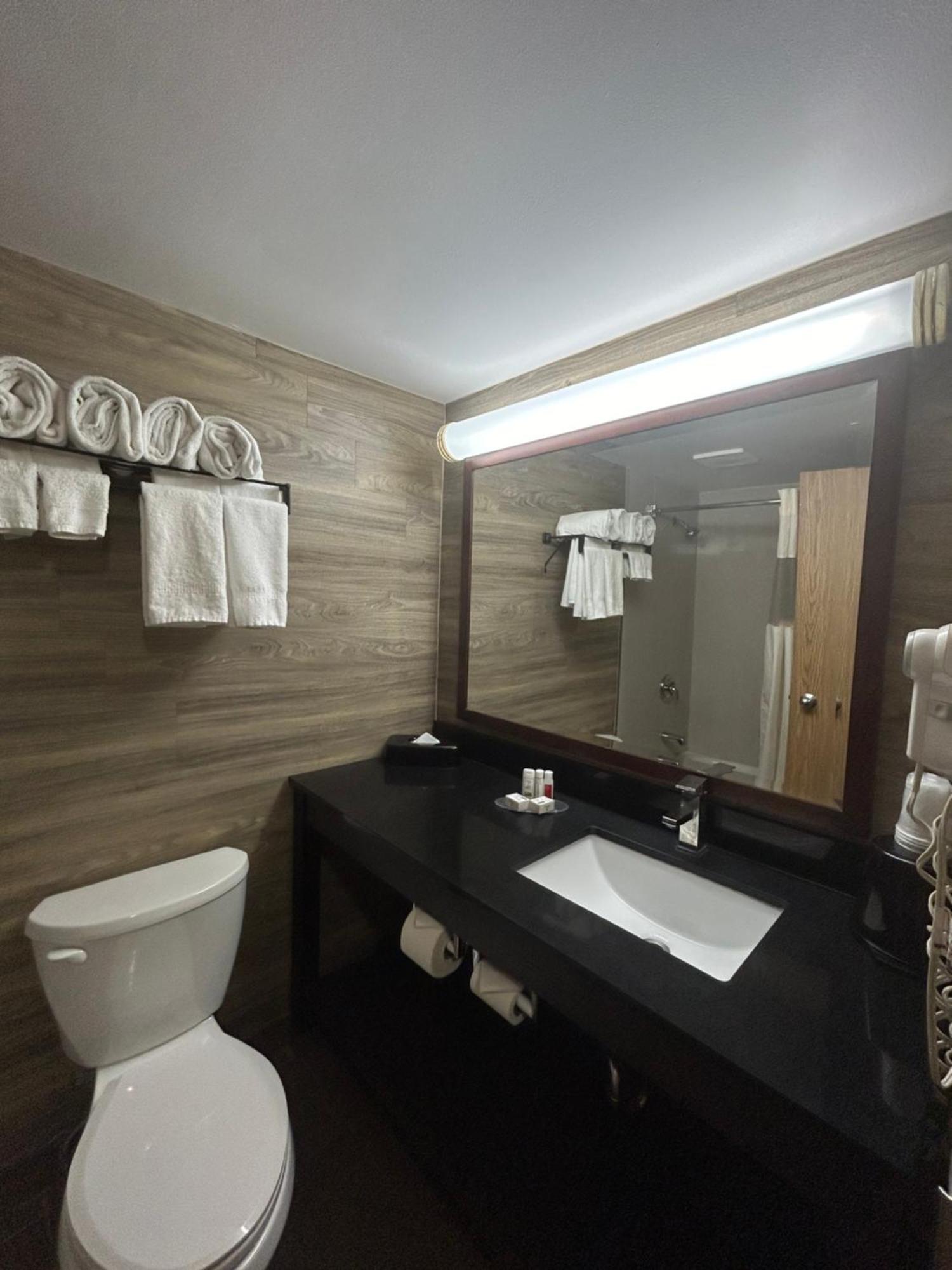 Travelodge By Wyndham Lindsay Buitenkant foto